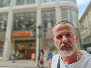 Gemini 3 54 éves társkereső profilképe