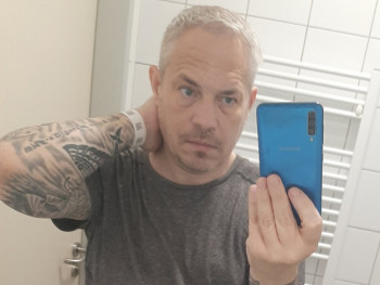 hakit 48 éves társkereső profilképe