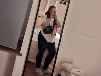 KNóra 18 éves társkereső profilképe