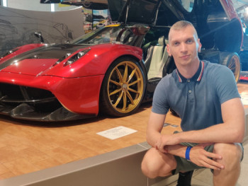 RolandR 32 éves társkereső profilképe