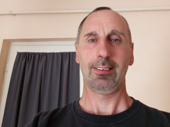 ferfer 44 éves társkereső profilképe