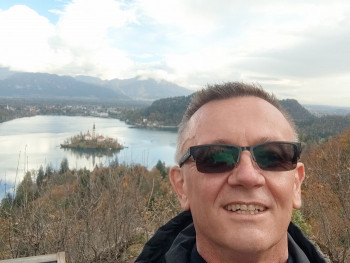 Pat 55 éves társkereső profilképe