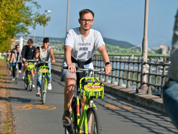 marton12 25 éves társkereső profilképe