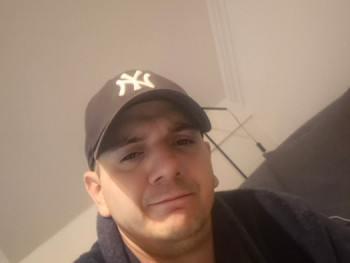 Zacsi 35 éves társkereső profilképe