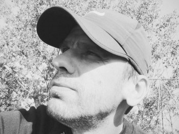 Krisztián 82 42 éves társkereső profilképe