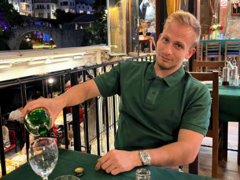 Azigen22 23 éves társkereső profilképe