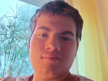 Loránd Levente 18 éves társkereső profilképe