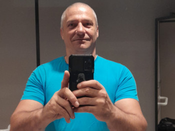 lajbi 45 éves társkereső profilképe