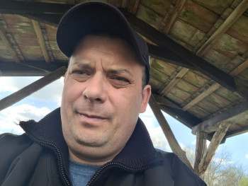 robi1981 44 éves társkereső profilképe