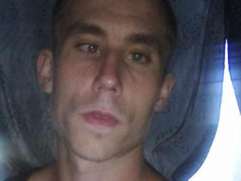 buzatamas989898 27 éves társkereső profilképe