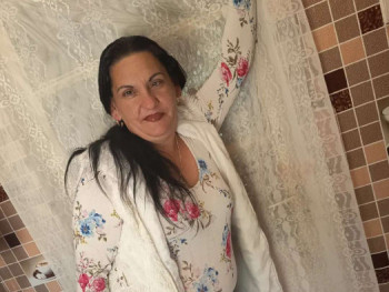 Merci 40 éves társkereső profilképe