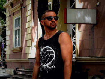 And90 35 éves társkereső profilképe