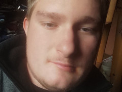 oliver77 - 24 éves társkereső fotója