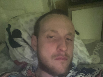 kellesz 25 éves társkereső profilképe