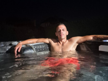 kiki7 30 éves társkereső profilképe