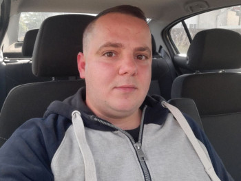 Zoltán 27 27 éves társkereső profilképe