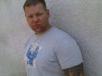 tono88 37 éves társkereső profilképe