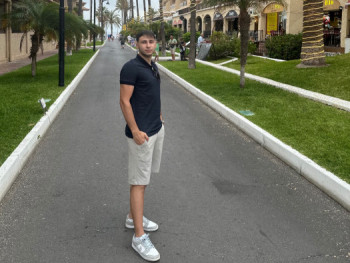 Csikós Erik 21 éves társkereső profilképe