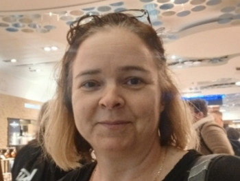 Mutluluk 49 éves társkereső profilképe