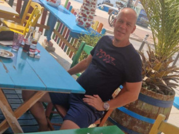 András76 49 éves társkereső profilképe