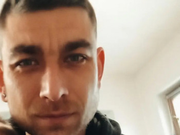 fella 33 éves társkereső profilképe