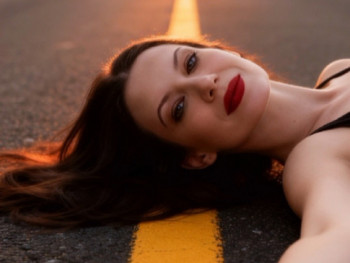 Anna 37 éves társkereső profilképe