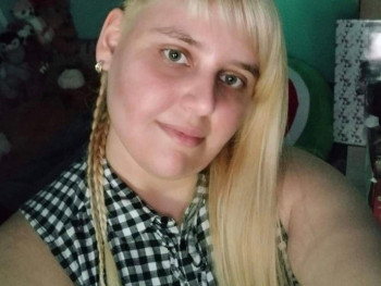 Eiffel torony 25 éves társkereső profilképe