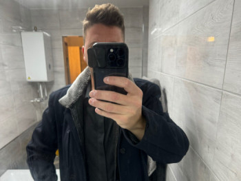 zoli485 23 éves társkereső profilképe