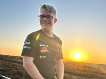 Sanyii1899 24 éves társkereső profilképe