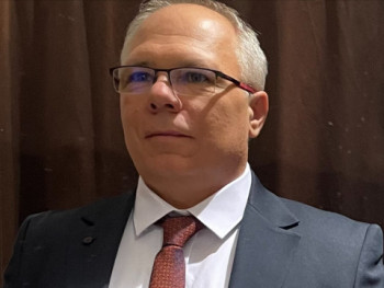 Jozsef 54 éves társkereső profilképe