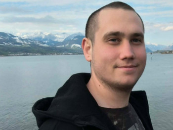 Áron Áron 22 éves társkereső profilképe