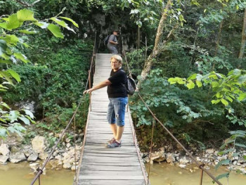 Pap 75 éves társkereső profilképe