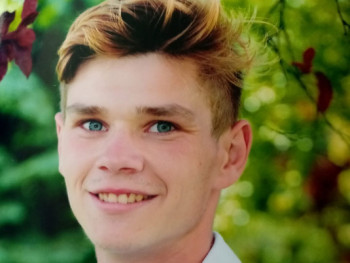 Krisz677 25 éves társkereső profilképe