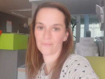 Mónika 37 éves társkereső profilképe