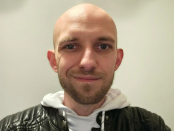 rokusroka 30 éves társkereső profilképe