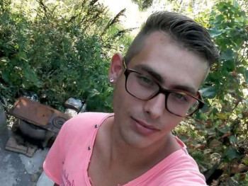 Adyka 28 éves társkereső profilképe
