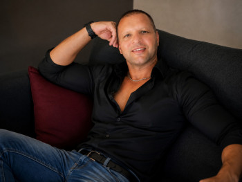 Andres 50 éves társkereső profilképe