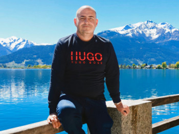 Geoorge 47 éves társkereső profilképe