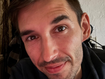 Rayzu 34 éves társkereső profilképe
