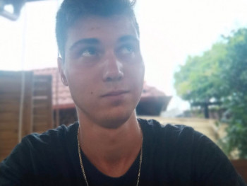 konig Balázs 22 éves társkereső profilképe