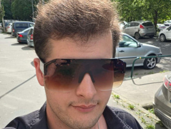Miklós23 26 éves társkereső profilképe