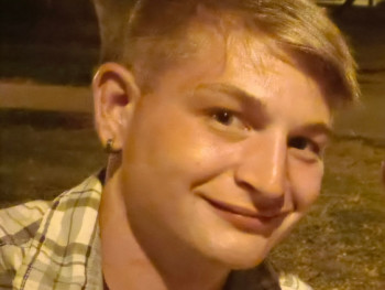 Dave 1999 26 éves társkereső profilképe