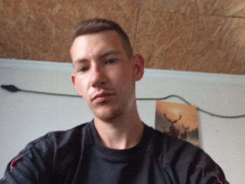 Tamás33333333333 23 éves társkereső profilképe