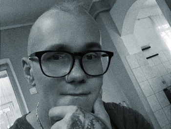 szilard90 35 éves társkereső profilképe