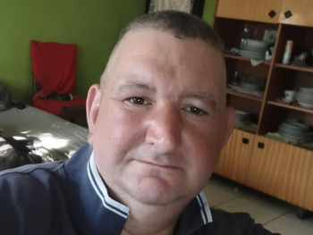 feca0728 40 éves társkereső profilképe