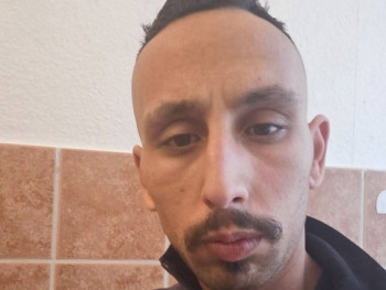 miklos12 32 éves társkereső profilképe