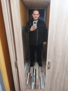 Adams 1. további képe
