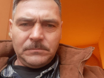 Róbert Albert 52 éves társkereső profilképe